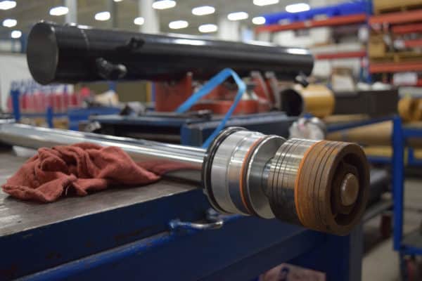 Minimizing the Impact of Hydraulic Cylinder Failure